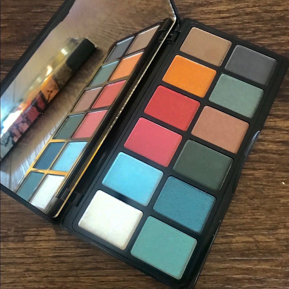 **3/$30** L.A Girl Eyeshadow palette. NIB